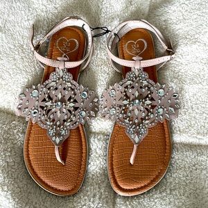 NWOT Sandals Sz 10 by 143 Girl